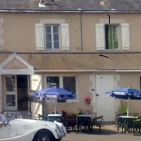 D'hotes La Chaumiere Bed & Breakfast