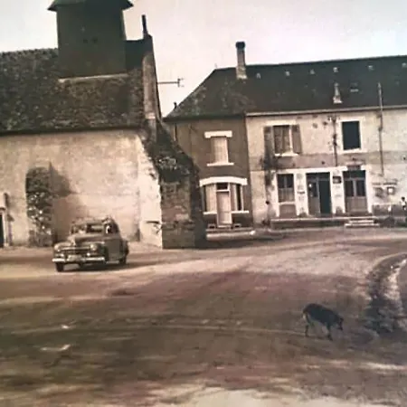 D'hotes La Chaumiere Bed & Breakfast
