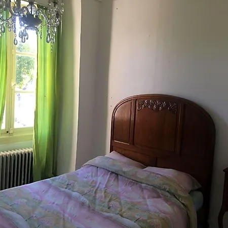 D'hotes La Chaumiere Bed & Breakfast *